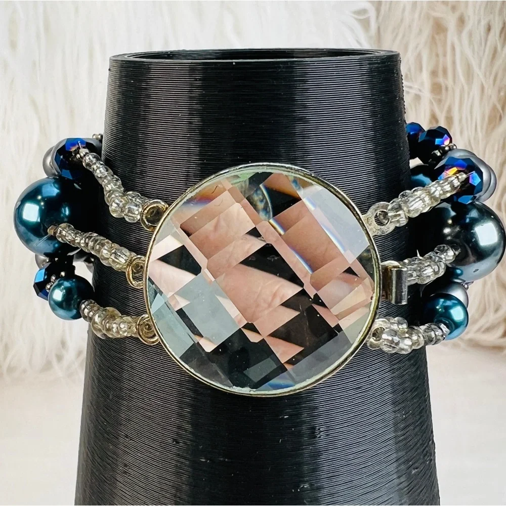 Gorgeous, super unique costume bracelet, vintage